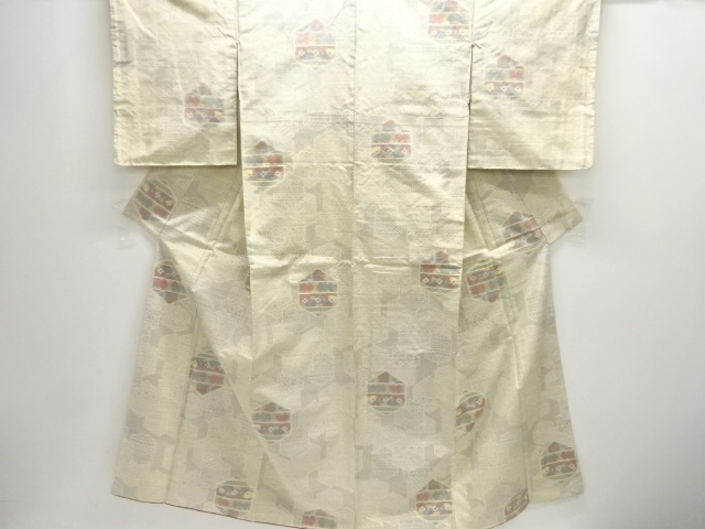 亀甲に花模様織り出し十日町紬着物